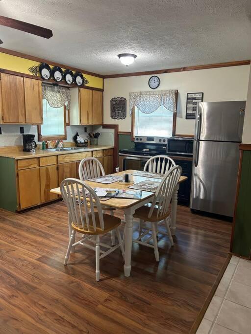 Optimum Cabin #12 With Hot Tub And Jacuzzi On Patoka Lake In Southern Indiana Seymour Extérieur photo